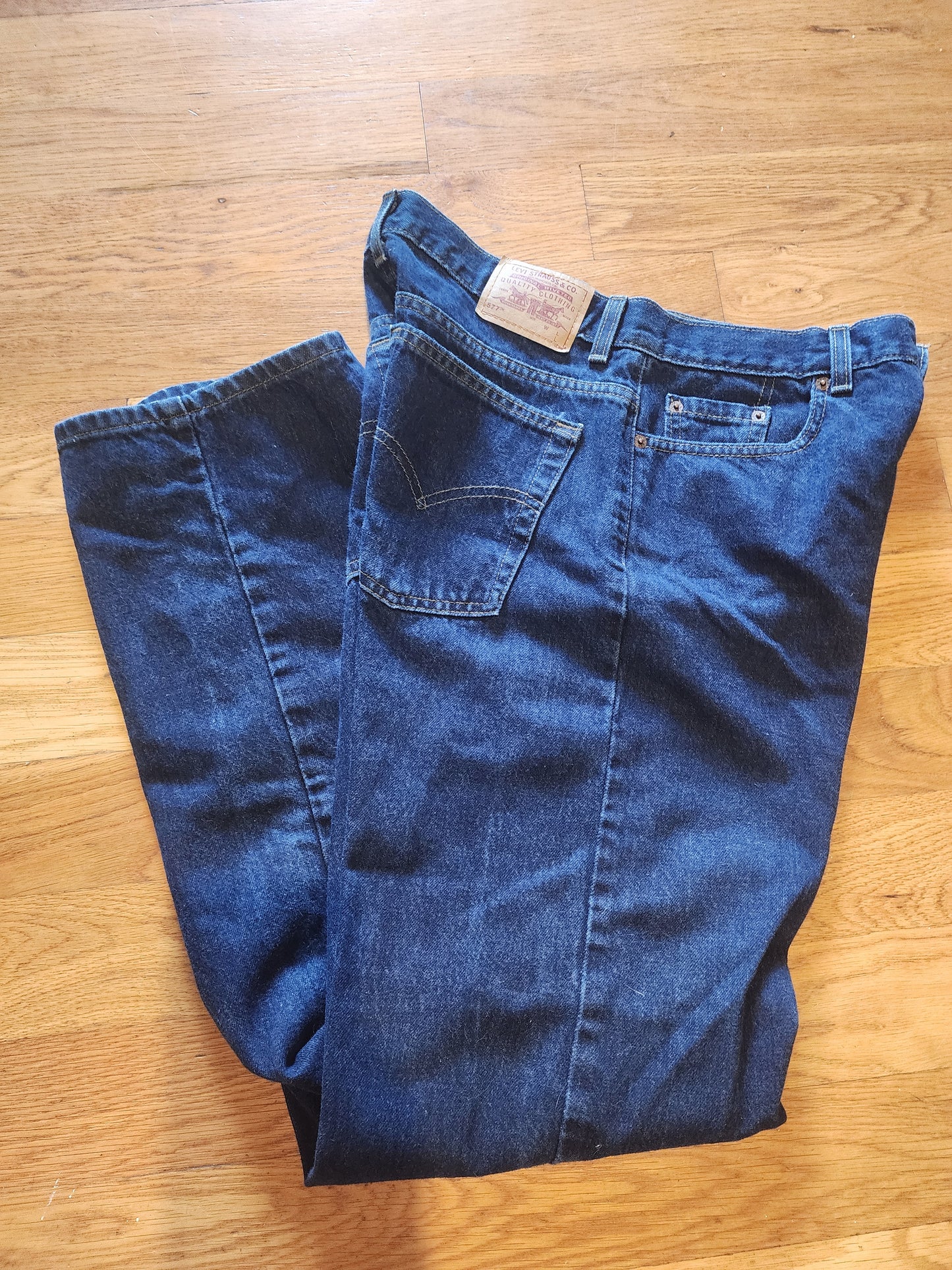 577 Levi Jeans Women size 12L