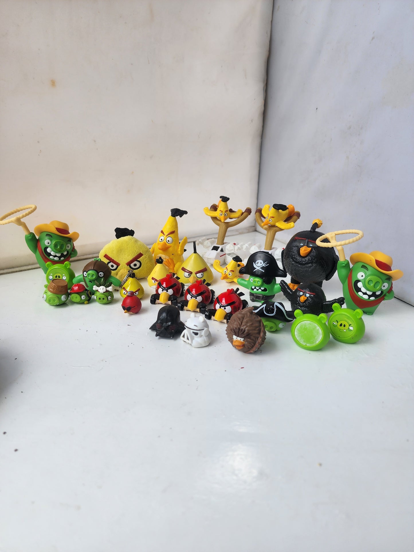 30-Piece Angry Birds Toy Set with Shooters & Vehicles