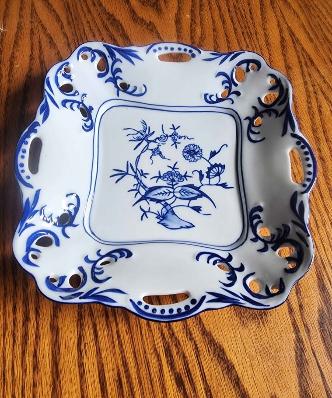 Lillian Vernon Scalloped Reticulated Round & square Blue White Porcelain Plates 7.75"