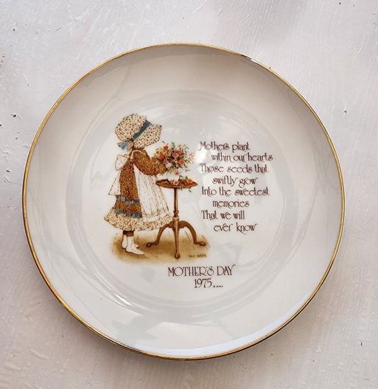 Holly Hobbie Mother's Day Porcelain Plate 1975 Commemorative  Edition