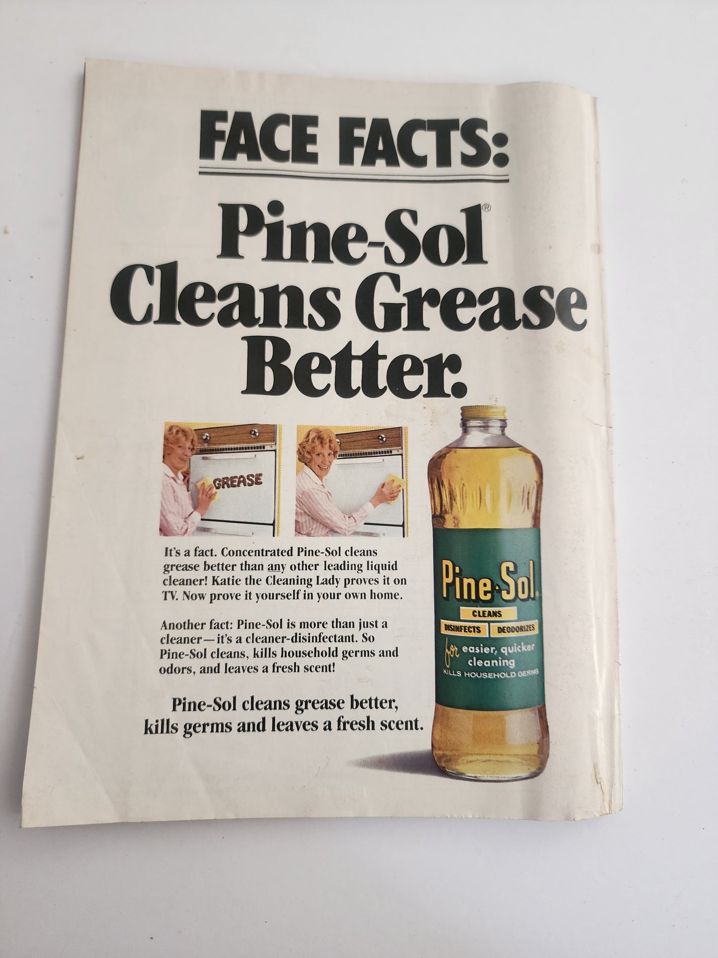 Woman's Day  August 1982 - 125 bazaar best-sellers and early-bird craft & gifts