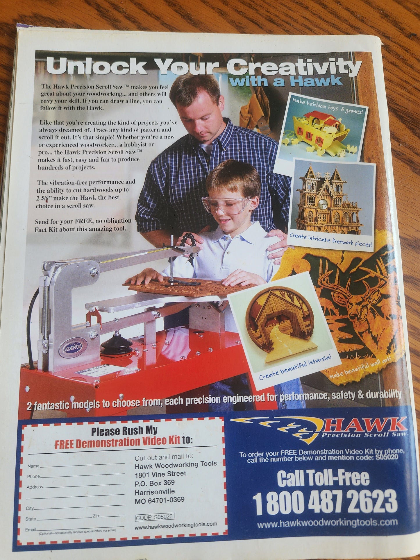 Holiday 2005 Issue of Creative Woodworks & Crafts book Issue #122  Christmas