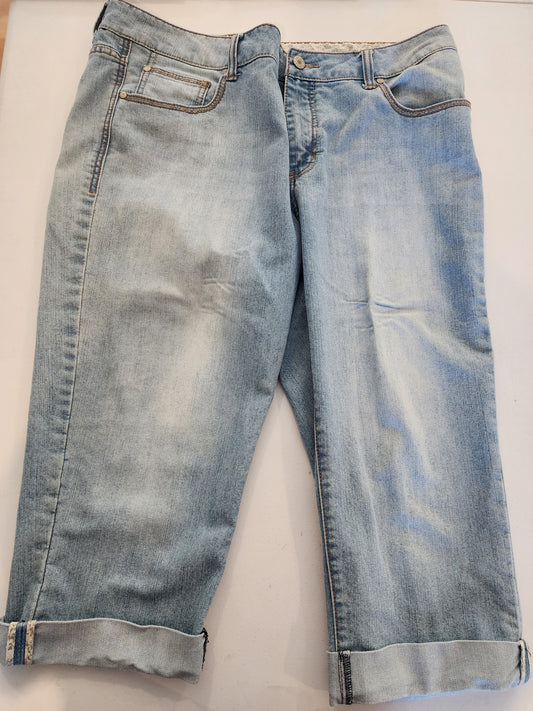 Faded Glory Capri Jeans. Cuffed. Size 18.