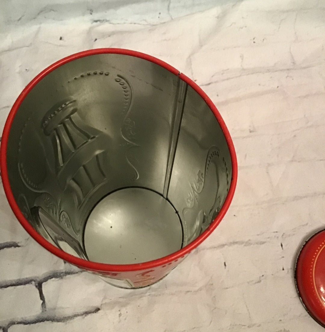 Vintage Tin Coca Cola straw holder has a little rust on rim of top