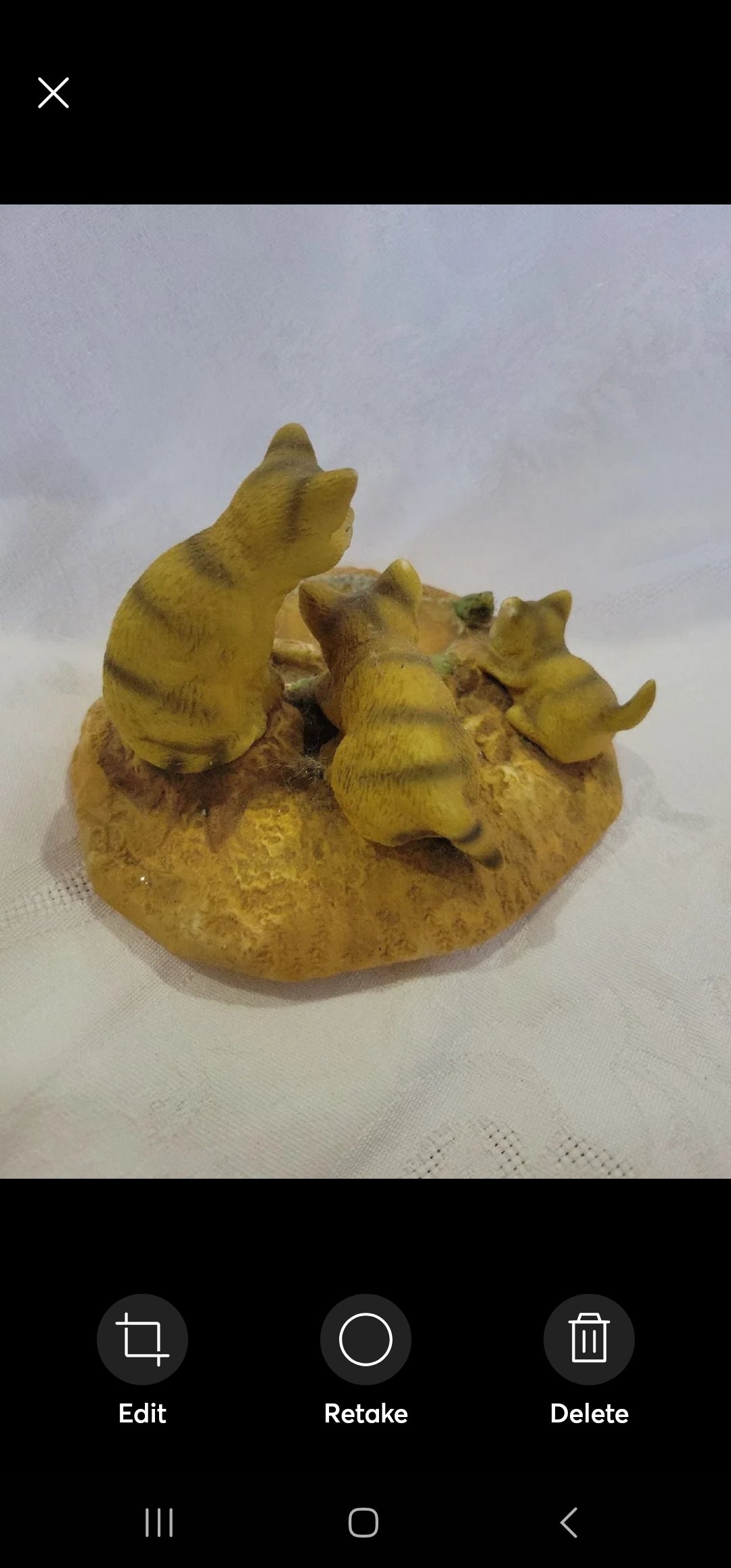 Sweet 1988 Kitten & Frog Figurine Trio of Curious Cats by the Pond