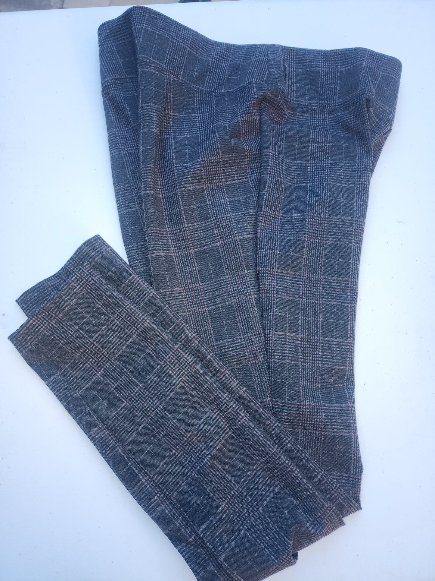D. JEANS Women’s gray plaid stretch Pants size 10