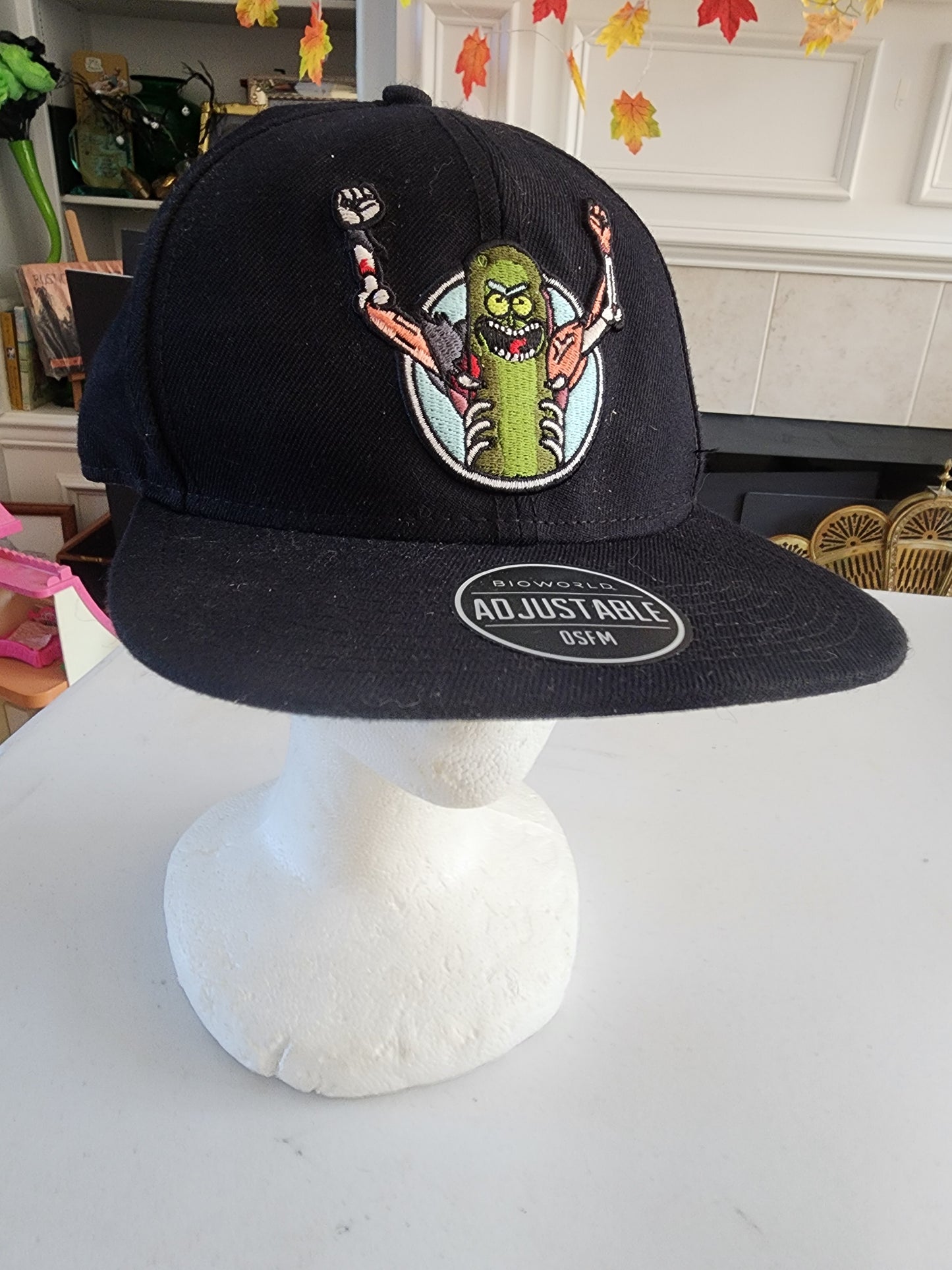 Rick & Morty Pickle Rick Snapback adjustable Hat Adult Swim Cartoon Network Bioworld in good condition never worn, mainly shelf wear.