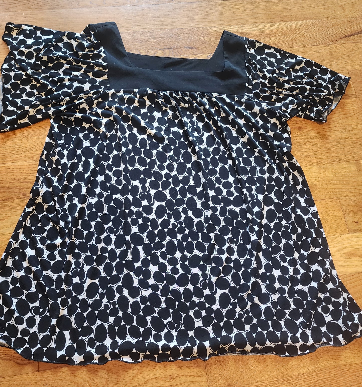 Womens Plus Size 1X Top  Easy Care geometric Print Tunic