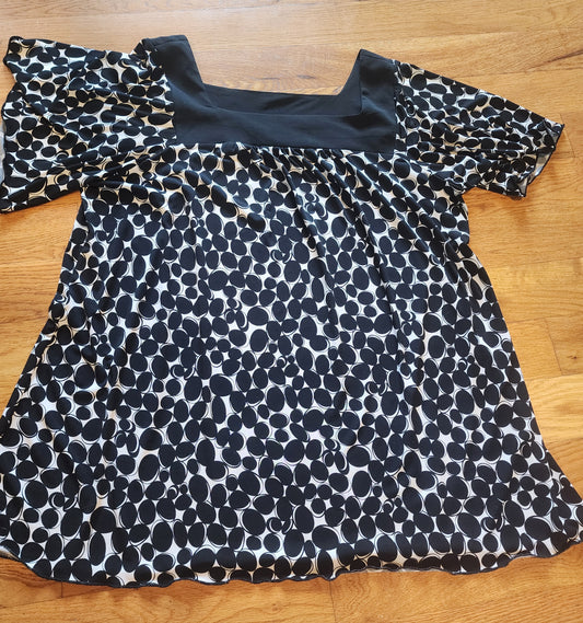 Womens Plus Size 1X Top  Easy Care geometric Print Tunic