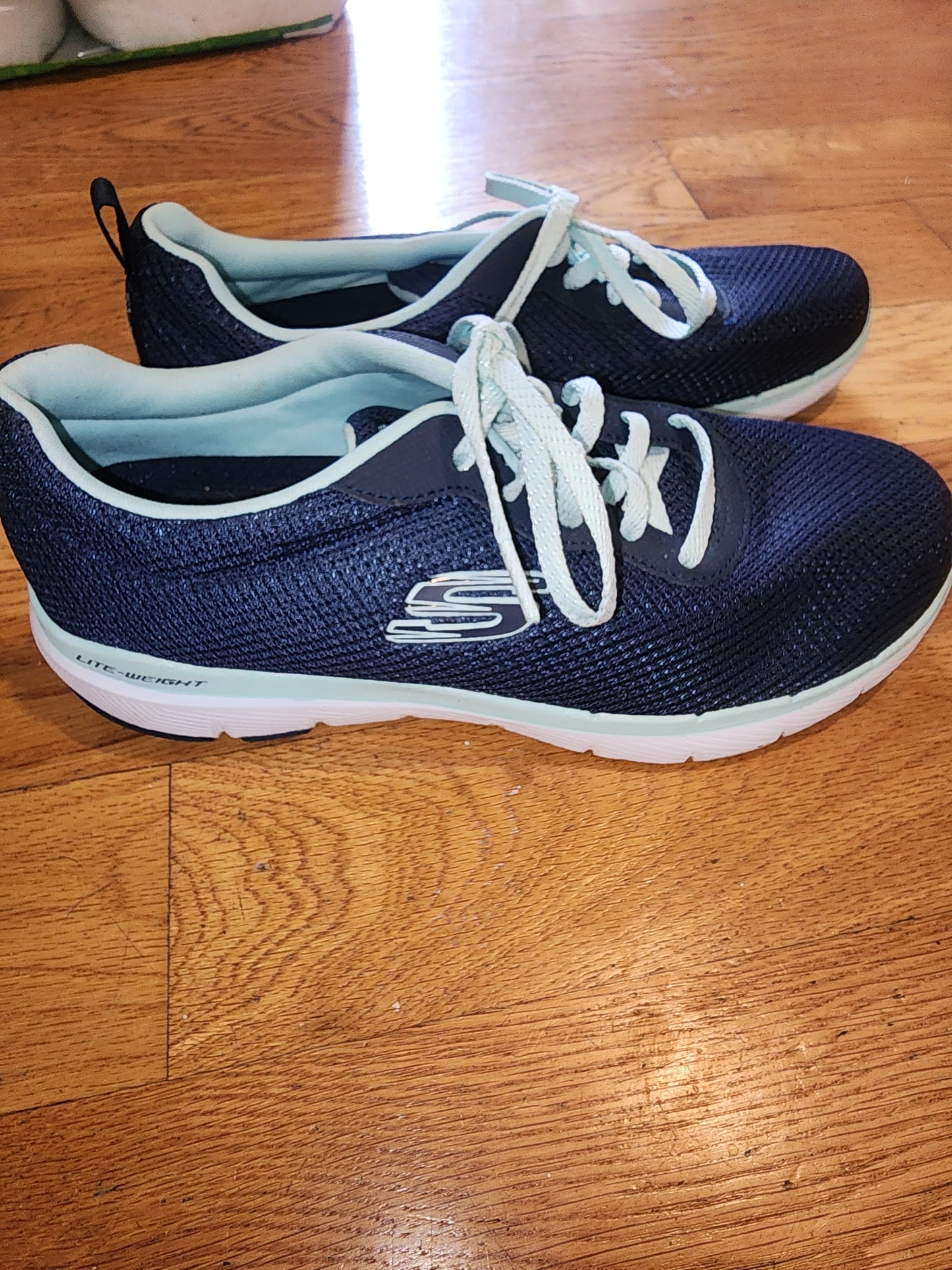 Skechers Lite-Weight Navy Sneakers Womens size 8.5 Air Cooled Memory Foam