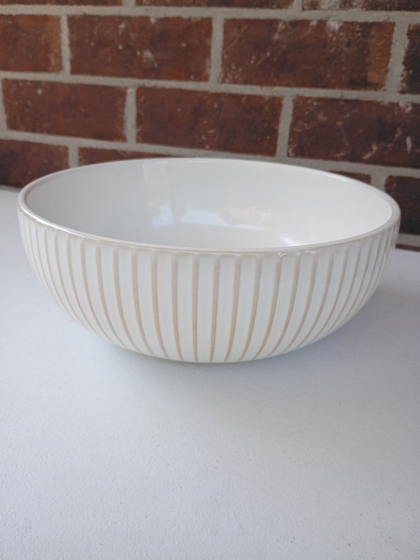 Better Homes and Gardens Modern Farmhouse 10-inch Round Serving Bowl