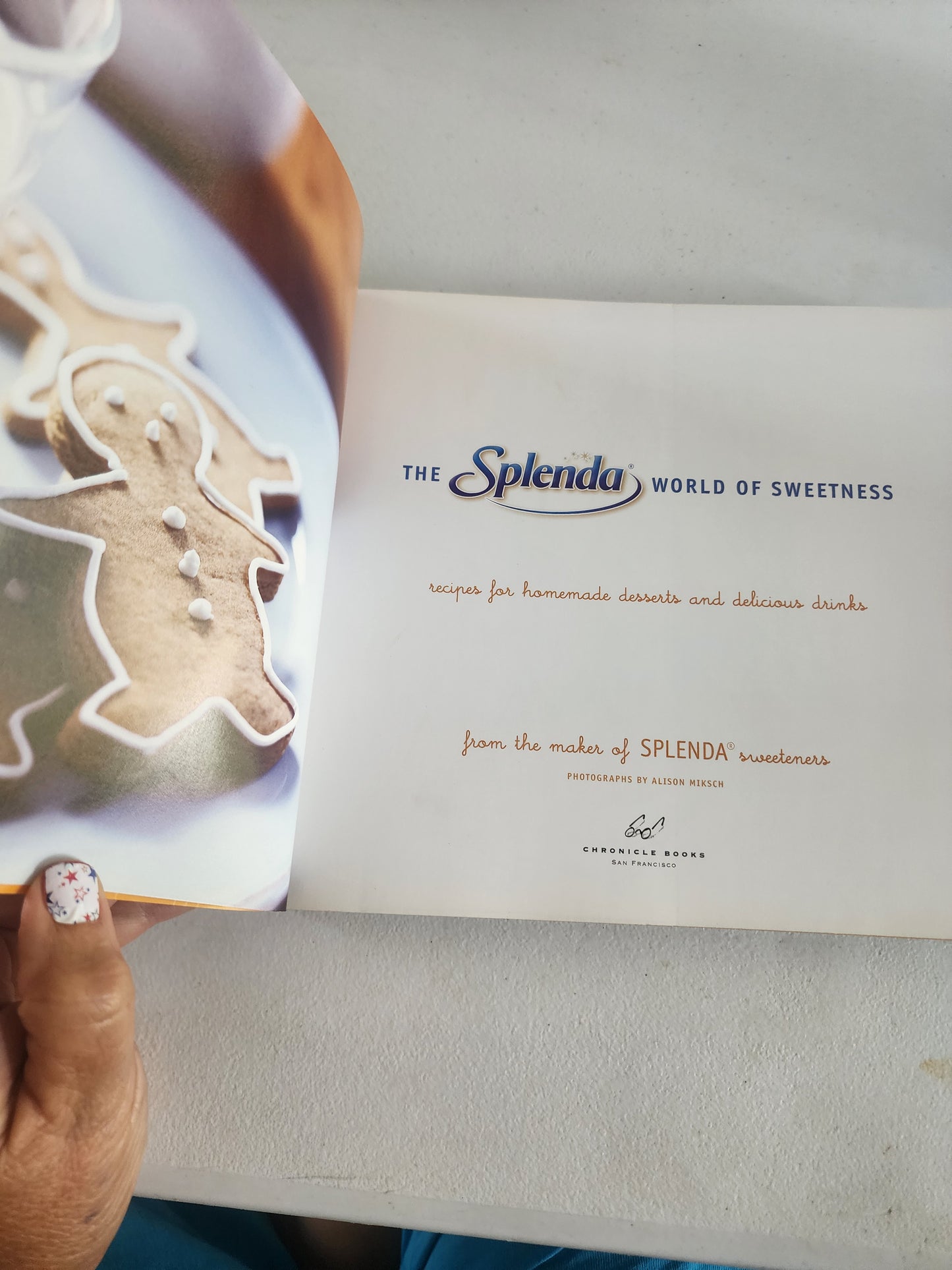 The Splenda World of Sweetness: Recipes for Desserts & Delicious drinks Cookbook.