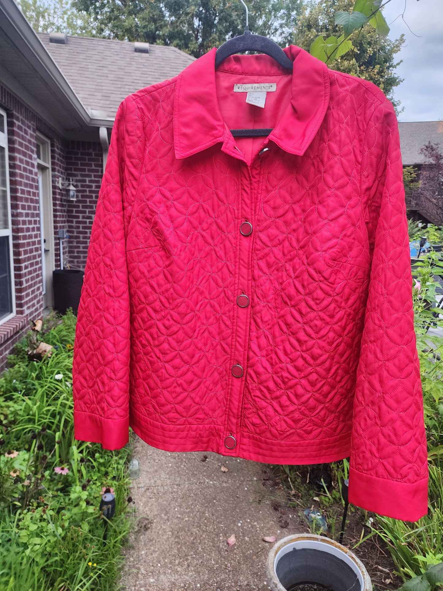 Requirements Women's L Red Quilted Lightwieght Jacket Lined