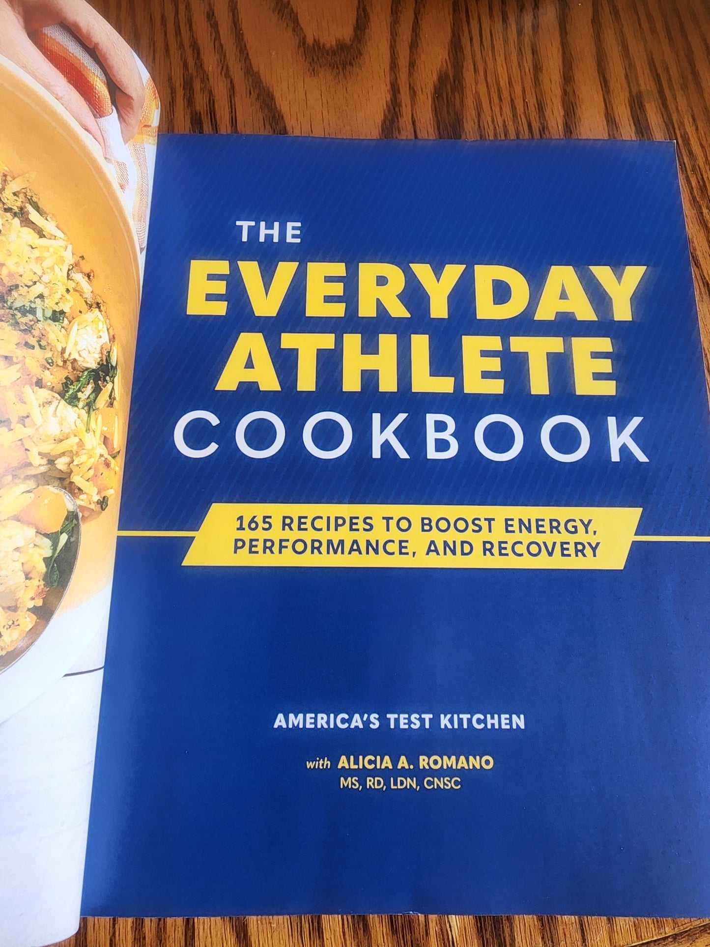 Everyday Athlete Cookbook: 165 Recipes to Boost Energy, Performance & Recovery