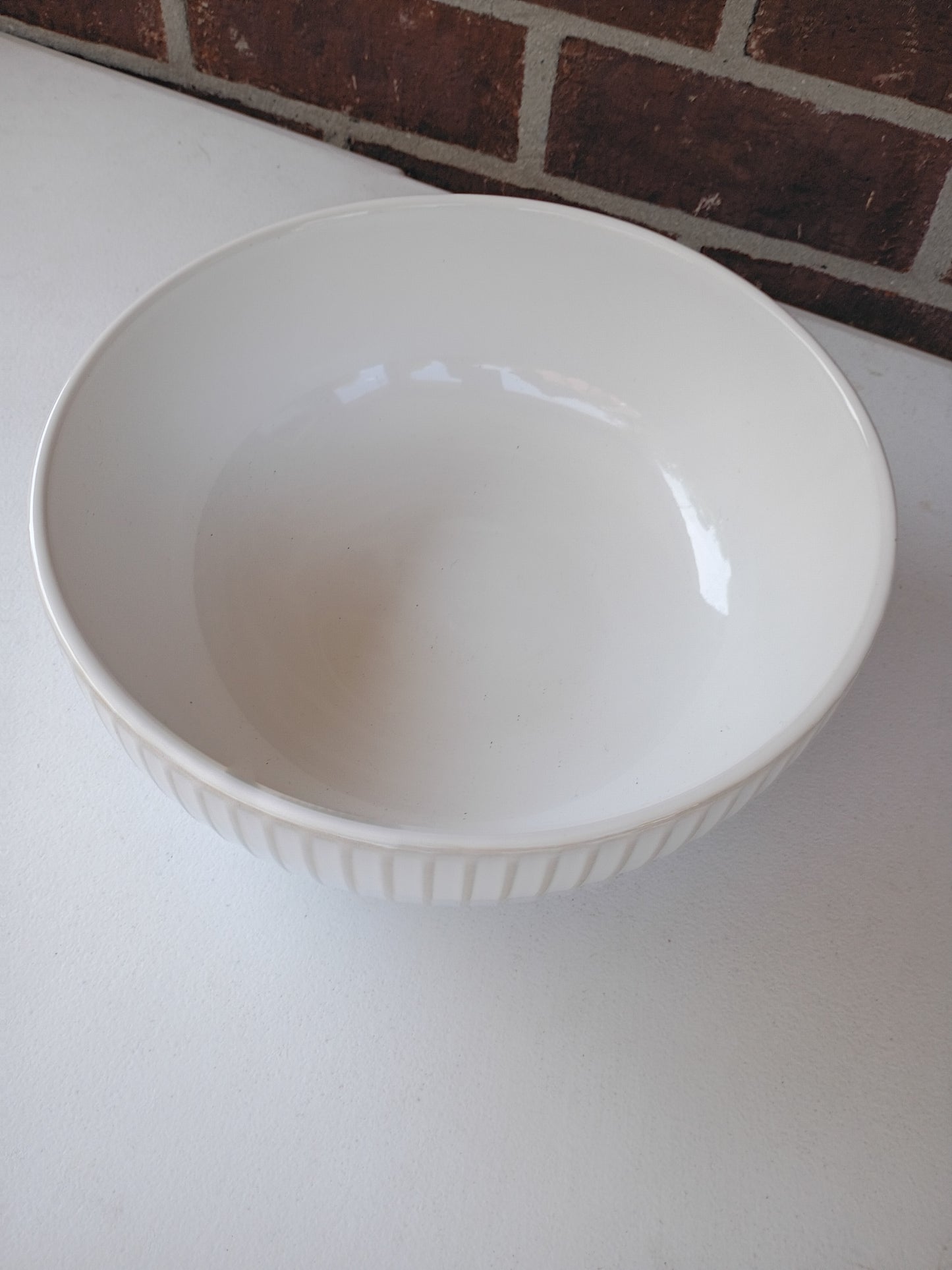 Better Homes and Gardens Modern Farmhouse 10-inch Round Serving Bowl