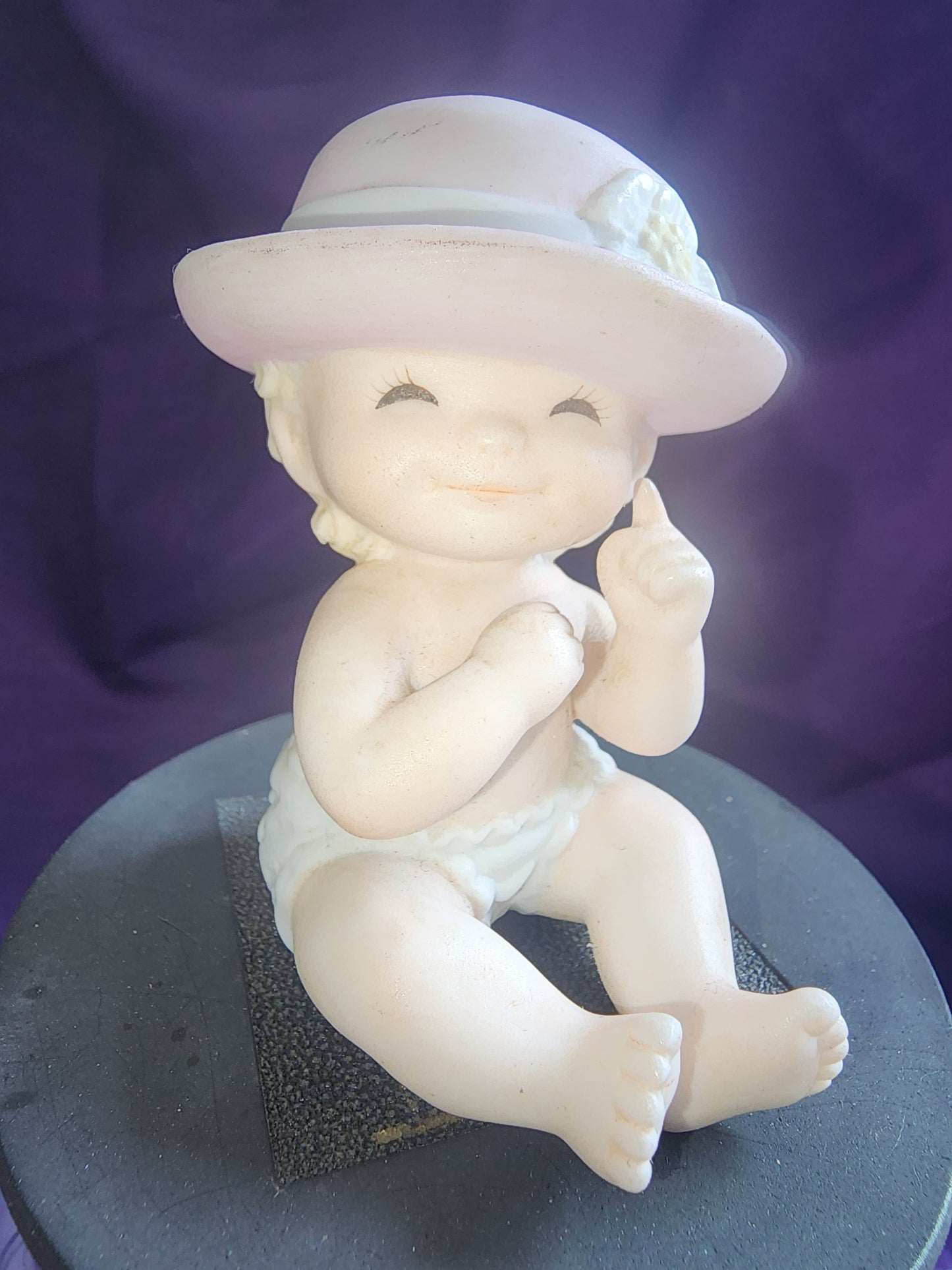 Vintage 1985 Gorham DBGCI Smiling Baby Figurine with floral Hat