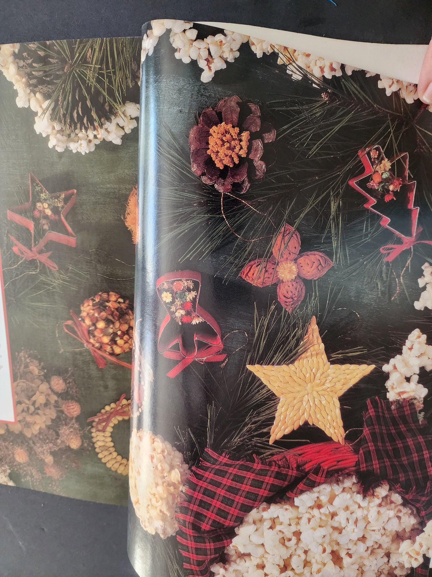 Christmas Handcrafts by Leisure Arts Staff 1994, Hardcover Book