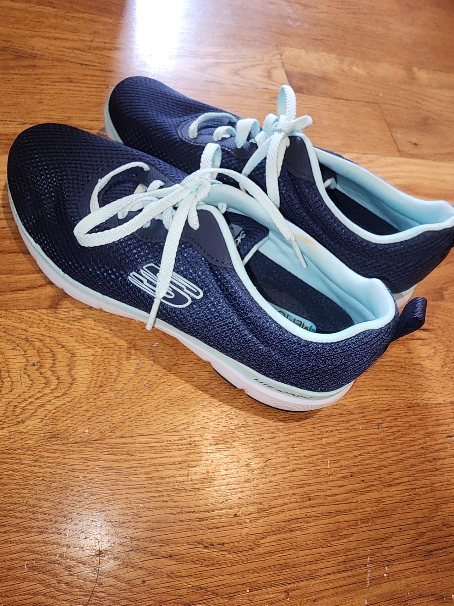 Skechers Lite-Weight Navy Sneakers Womens size 8.5 Air Cooled Memory Foam