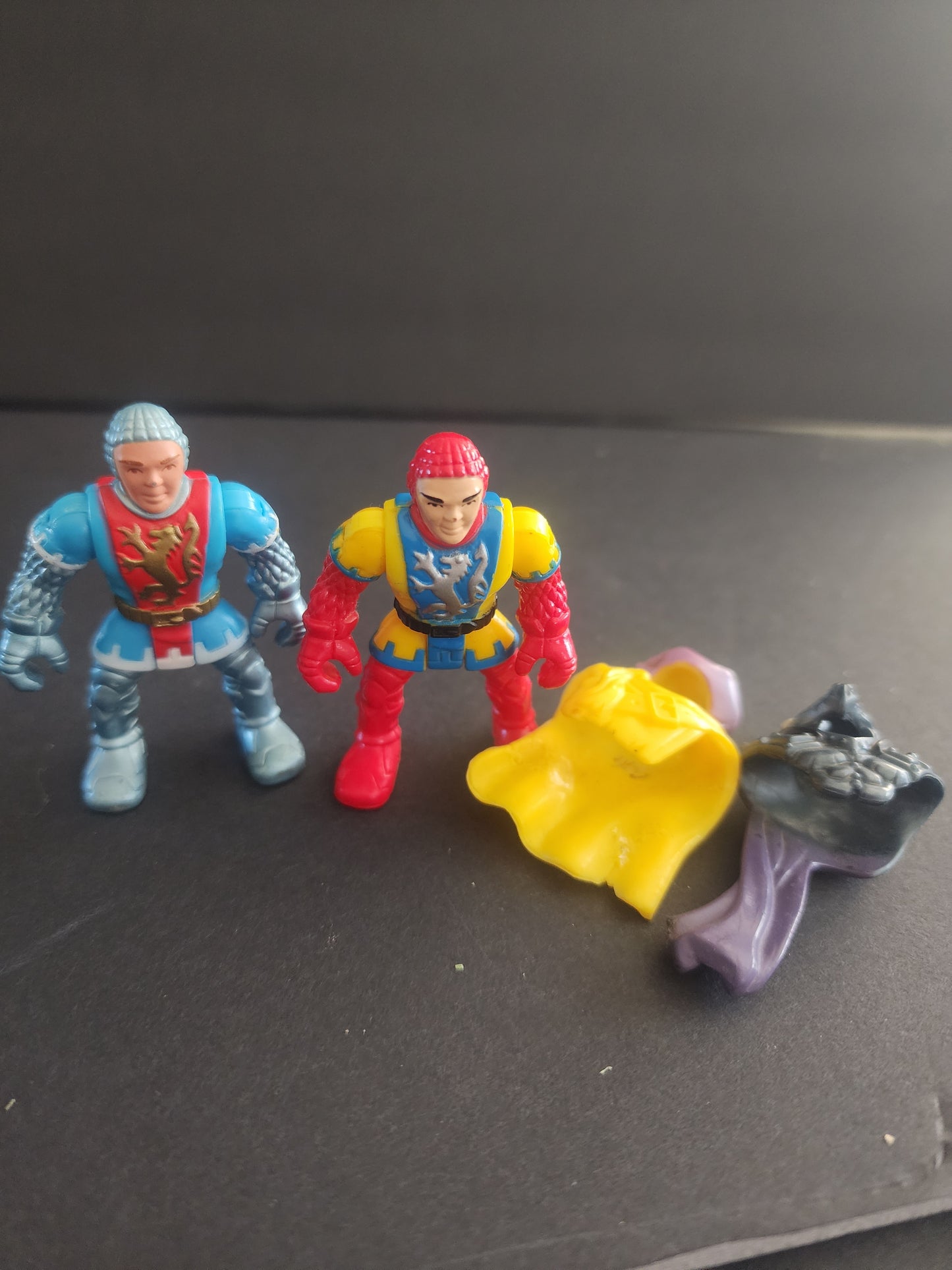 Lot of 6 Knights contains 2 Fisher-Price Imaginext Knight Brigade Figures -
