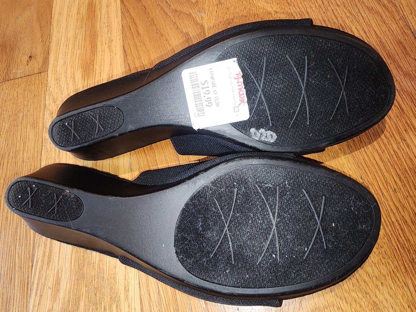 Black Impo Stretch Black Sandals Slip ons in very good condition