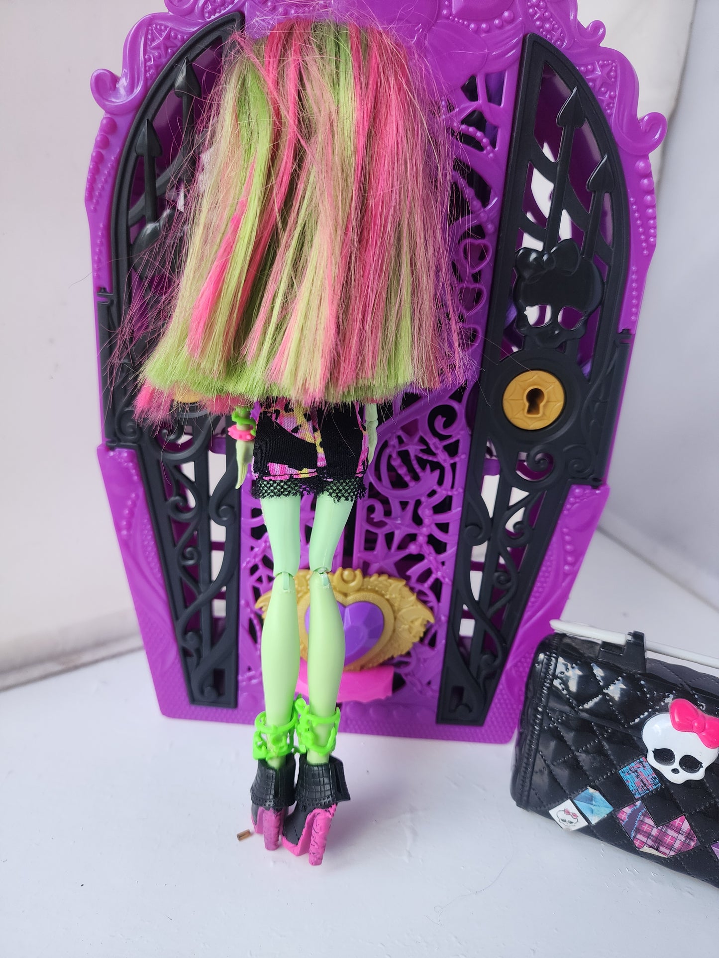 Monster High Music Festival Venus McFlytrap Doll with Coffin Locker & Purse
