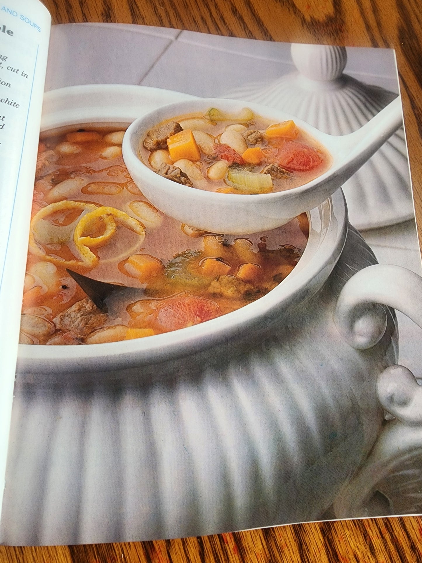 Crisco Cooking Vintage Hardcover Cookbook 350 Easy-To-Follow Recipes - 1982