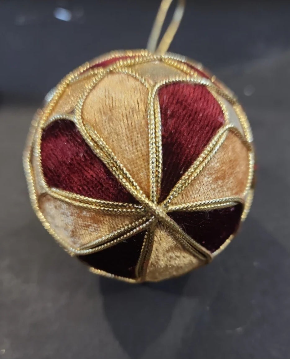 No-Sew Quilted Fabric Christmas
Ornament Burgundy Gold Velvet 4.5" VTG