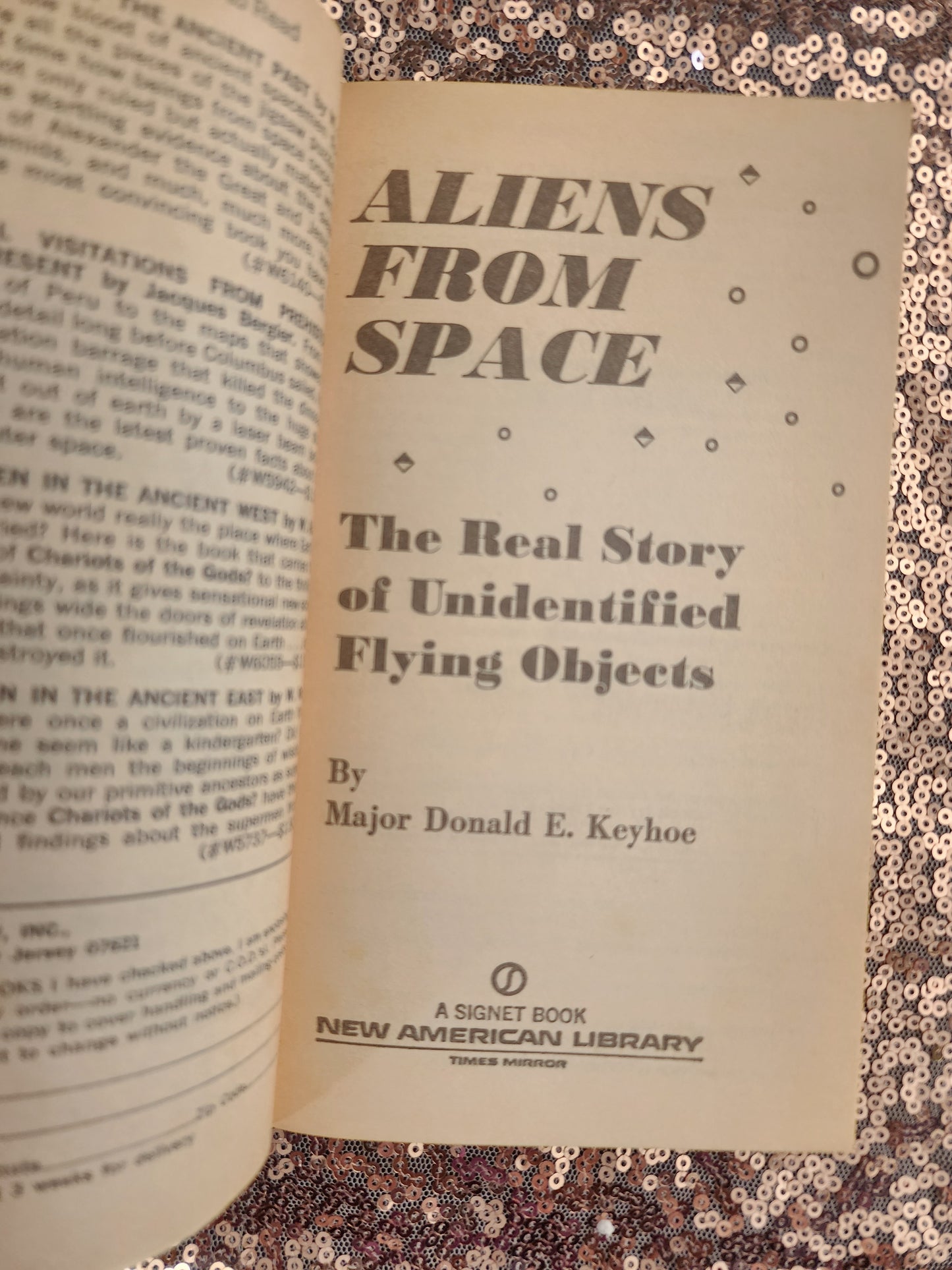 Aliens From Space by Donald E. Keyhoe 1973 Vintage UFO SCI FI pb book