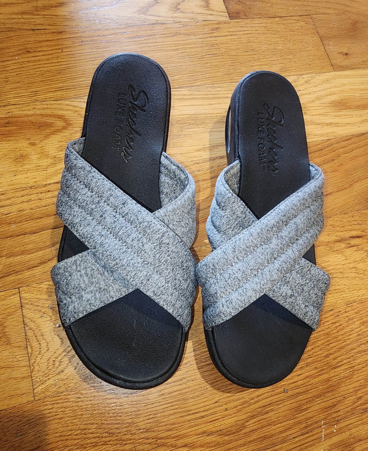 Skechers Women Sandals with Luxe Foam size 8