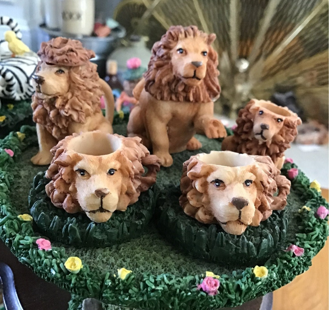 Lion Miniature Tea Set Resin Tray , Pot Sugar Creamer Cups & Saucer 8 Piece Set