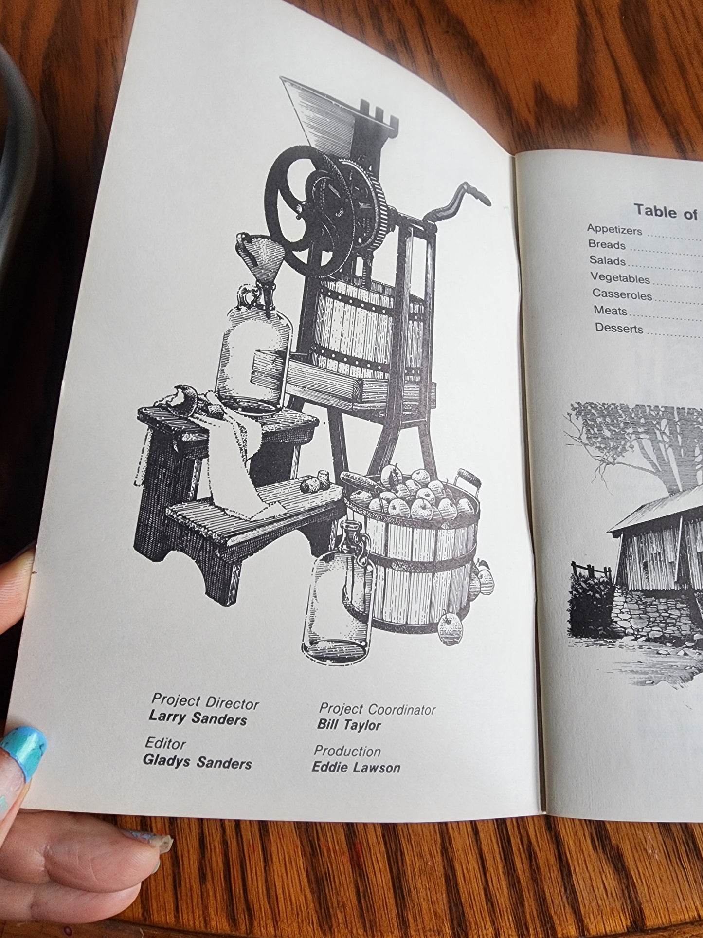 Loretta Lynn Kitchens’ Recipes Soft Cover 32 Page Southern Cookbook 1986