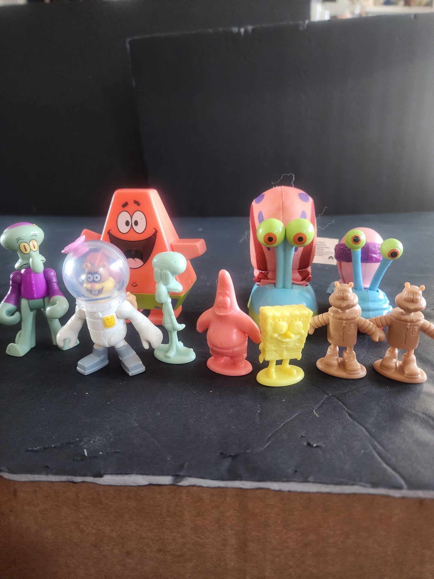 Lot of 10 variety of Sponge Bob Square Pants Toys, Patrick, Gary, Sandy Squidward.