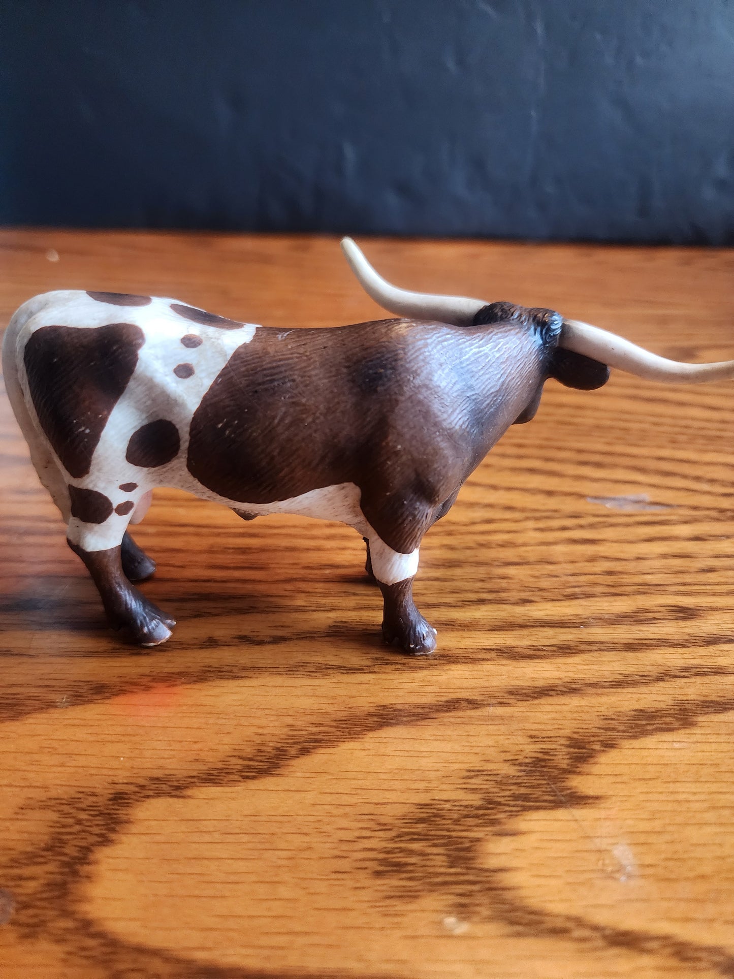 2002 Schleich Texas Longhorn Bull Cow Retired Animal Figure. 6" long