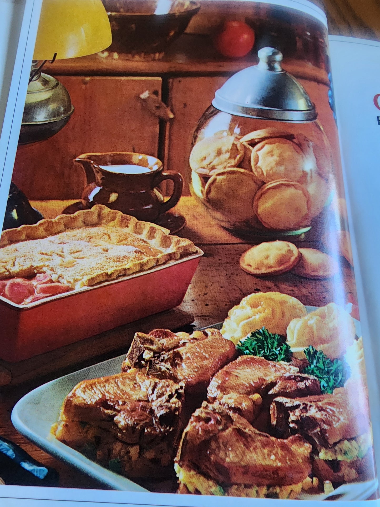 Crisco's Favorite Family Foods Cookbook 1973 Proctor Gamble Hardback Book
