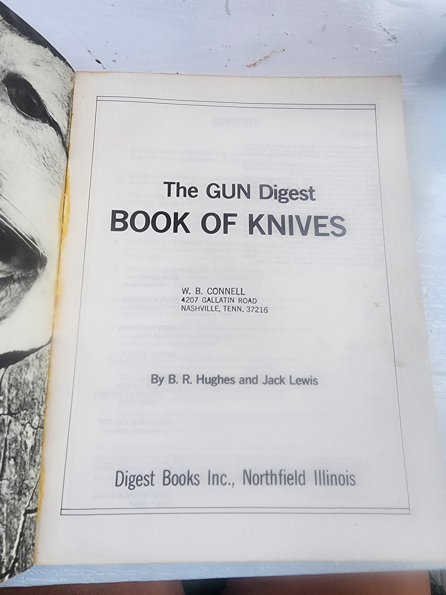 THE GUN DIGEST BOOK OF KNIVES by Bill Hughes & Jack Lewis 1973 Large Softcover