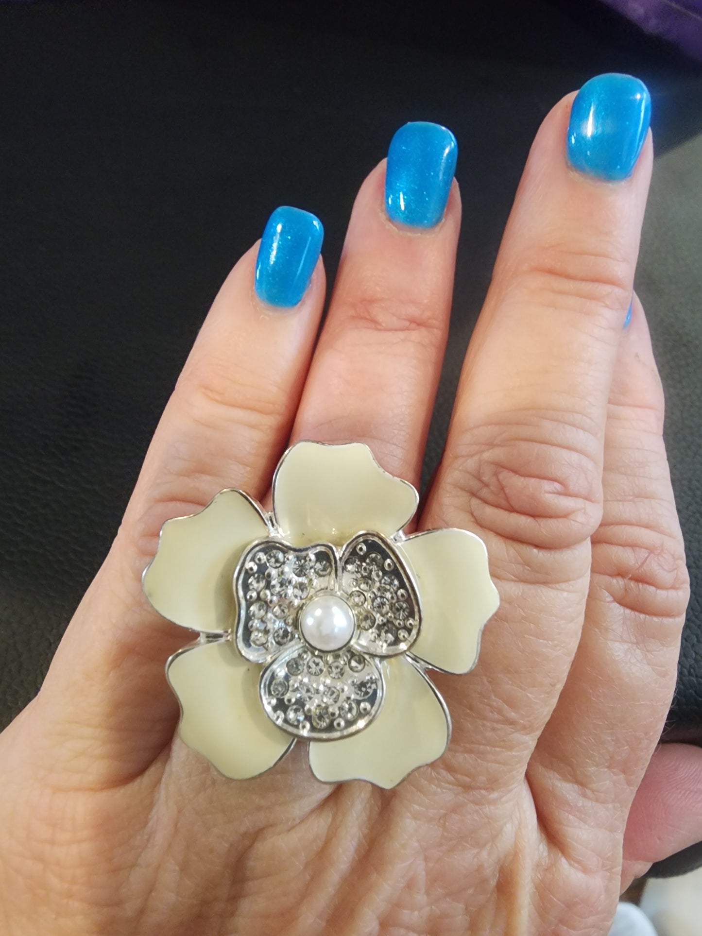Vintage statement elegant floral ring size 7