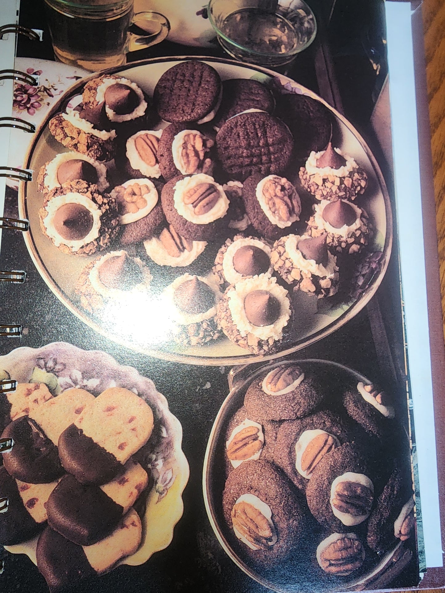 Hershey's Chocolate Memories through the years Cookbook sweet treats 1982