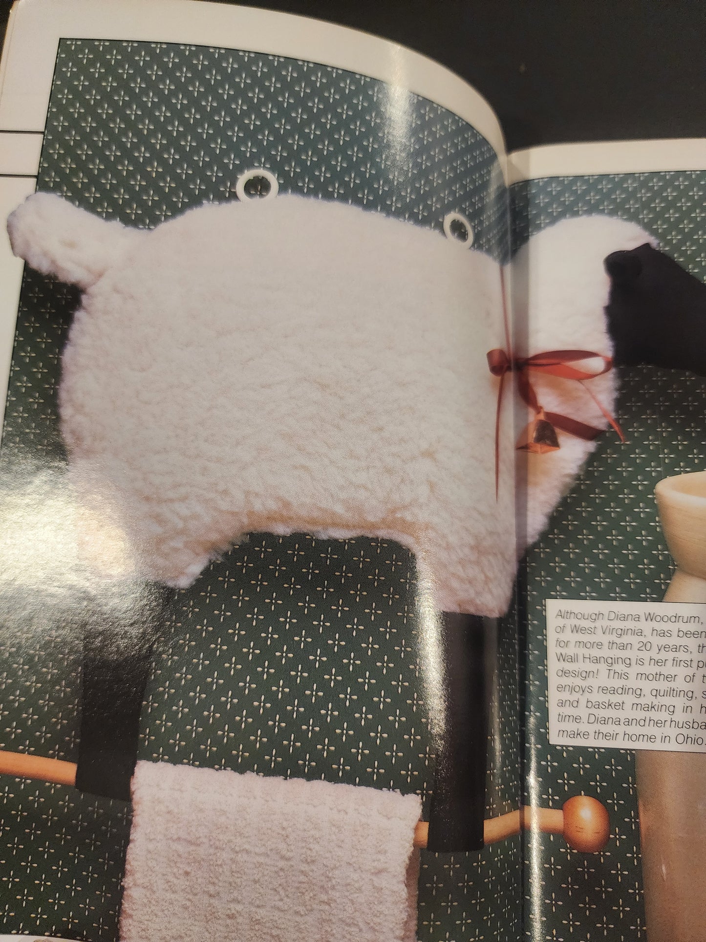 ANNIE'S PATTERN CLUB NEWSLETTER # 42 WINTER PROJECTS & #45 1987 crochet quilt