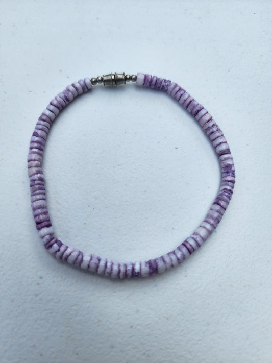 Vintage Lavender Shell Heishe Strand Bracelet | Screw Barrel Clasp 9.75"