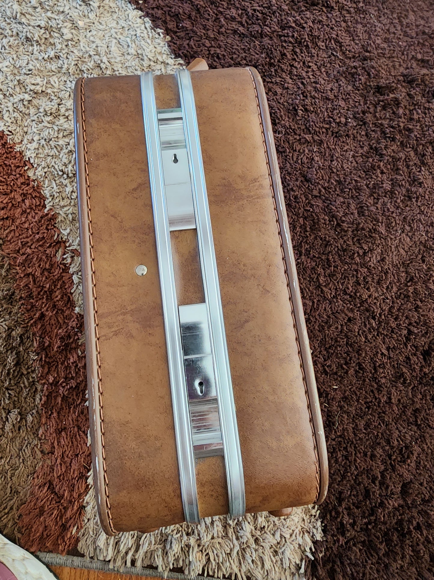VINTAGE 1960s Portable Travel Bar Suitcase charming hard case Cocktail set