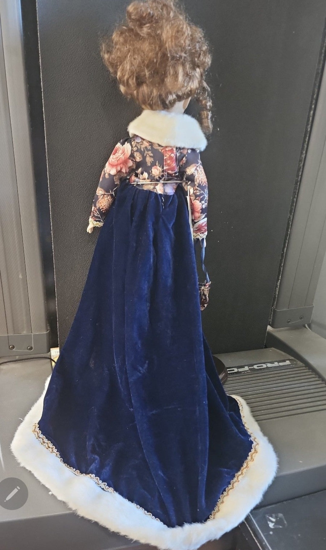 Exquisite Ashley Belle
Porcelain Keepsake Doll - Royal
Blue & Floral Gown
