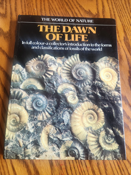 Dawn of Life (World of Nature Series) - Hardcover
Pinna, Giovanni 1972