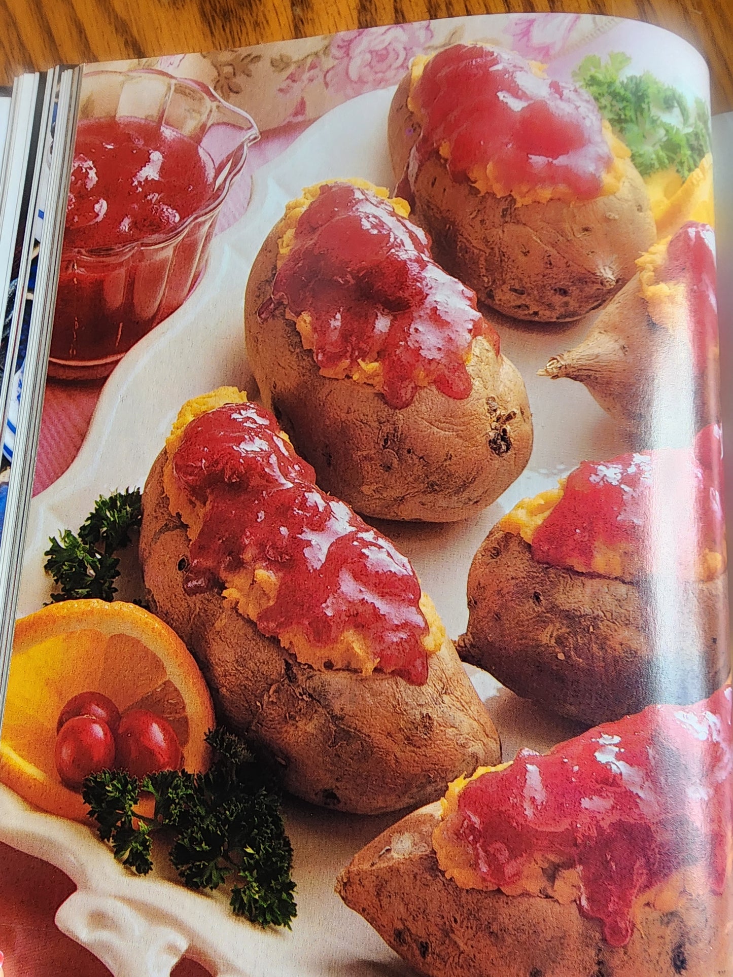 Crisco Cooking Vintage Hardcover Cookbook 350 Easy-To-Follow Recipes - 1982