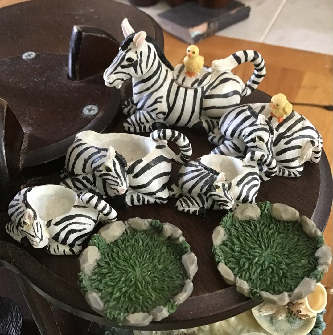 Miniature Zebra Tea set 8 pieces with pedestal