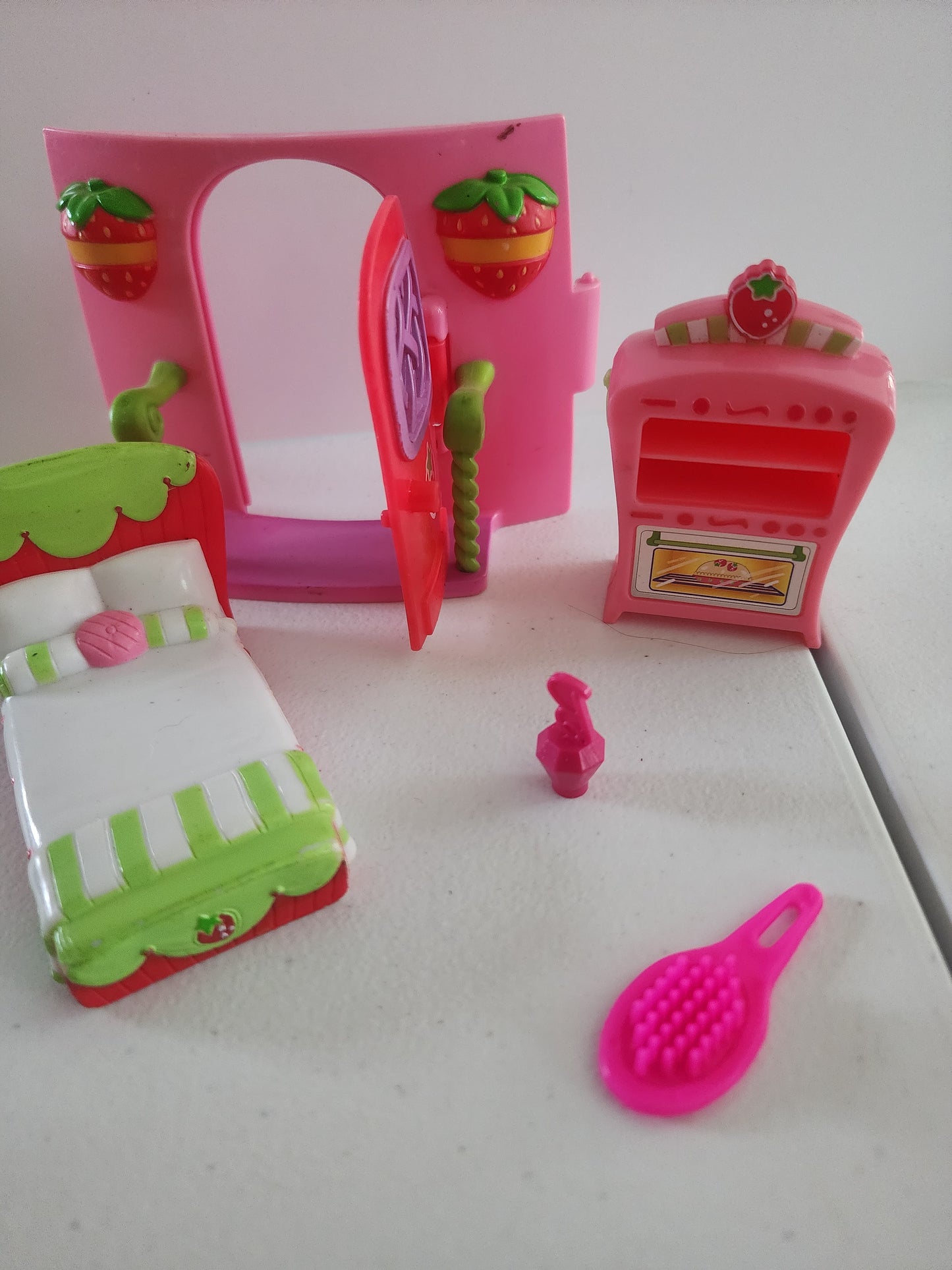 Strawberry Shortcake Doll & Dog Sugar Woofer Figure with Accessories.