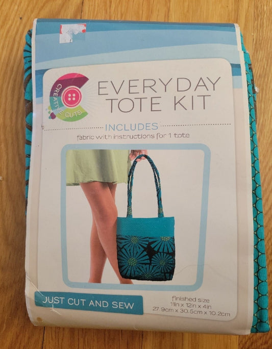 Creative Cuts Everyday Tote Kit Full Bloom