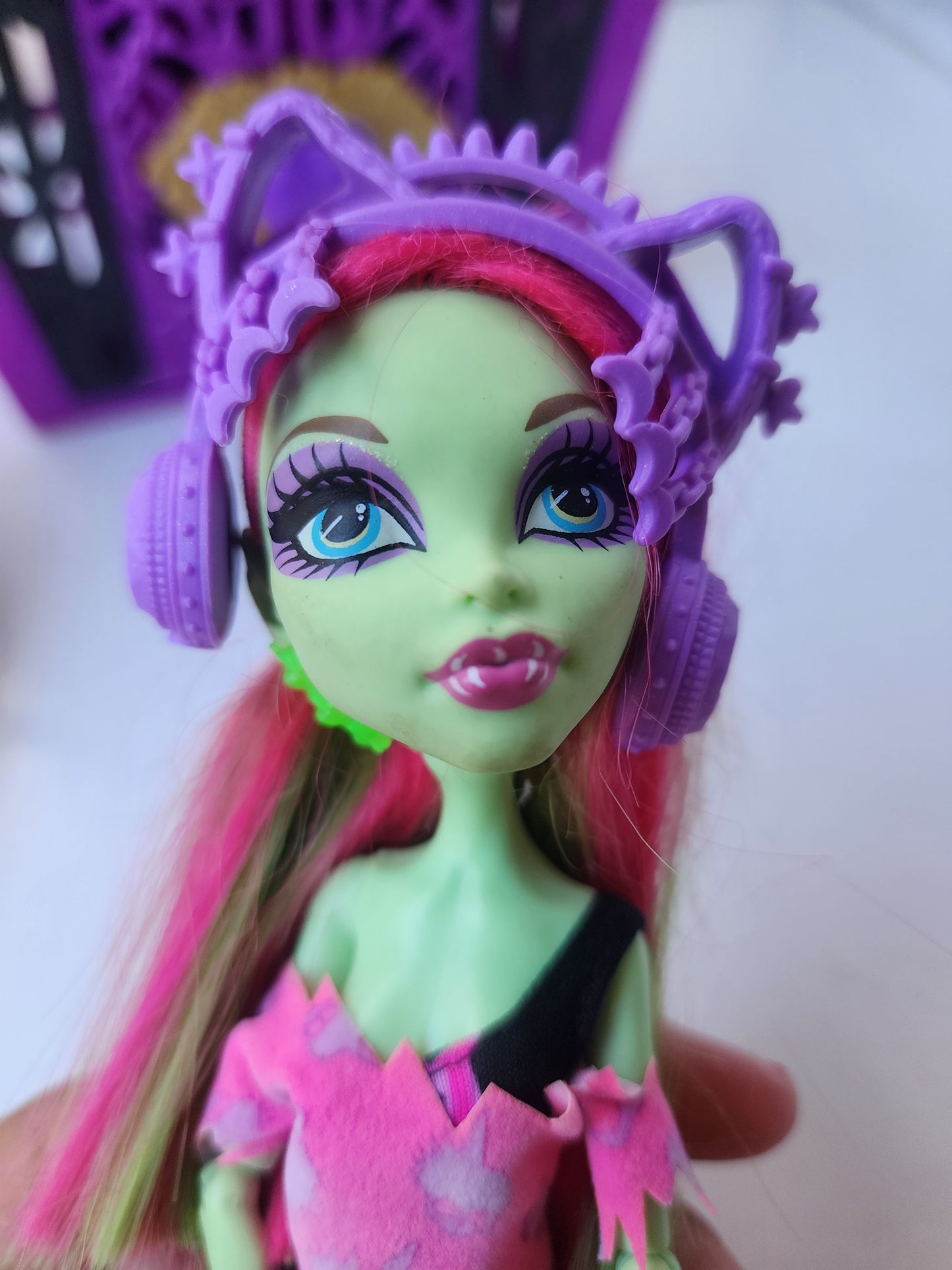 Monster High Music Festival Venus McFlytrap Doll with Coffin Locker & Purse