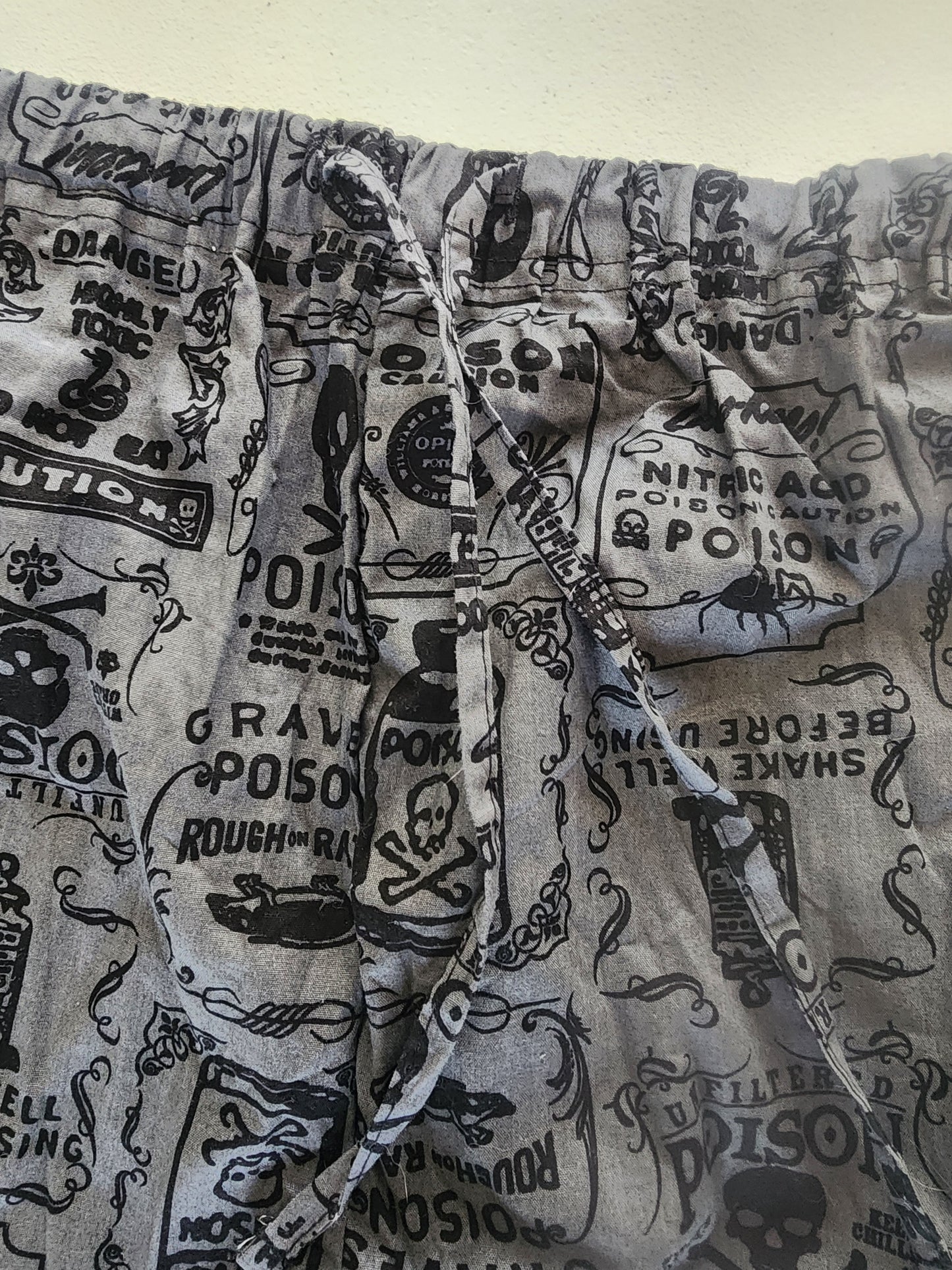 NEW Halloween Men's Lounge Pants S 28-30