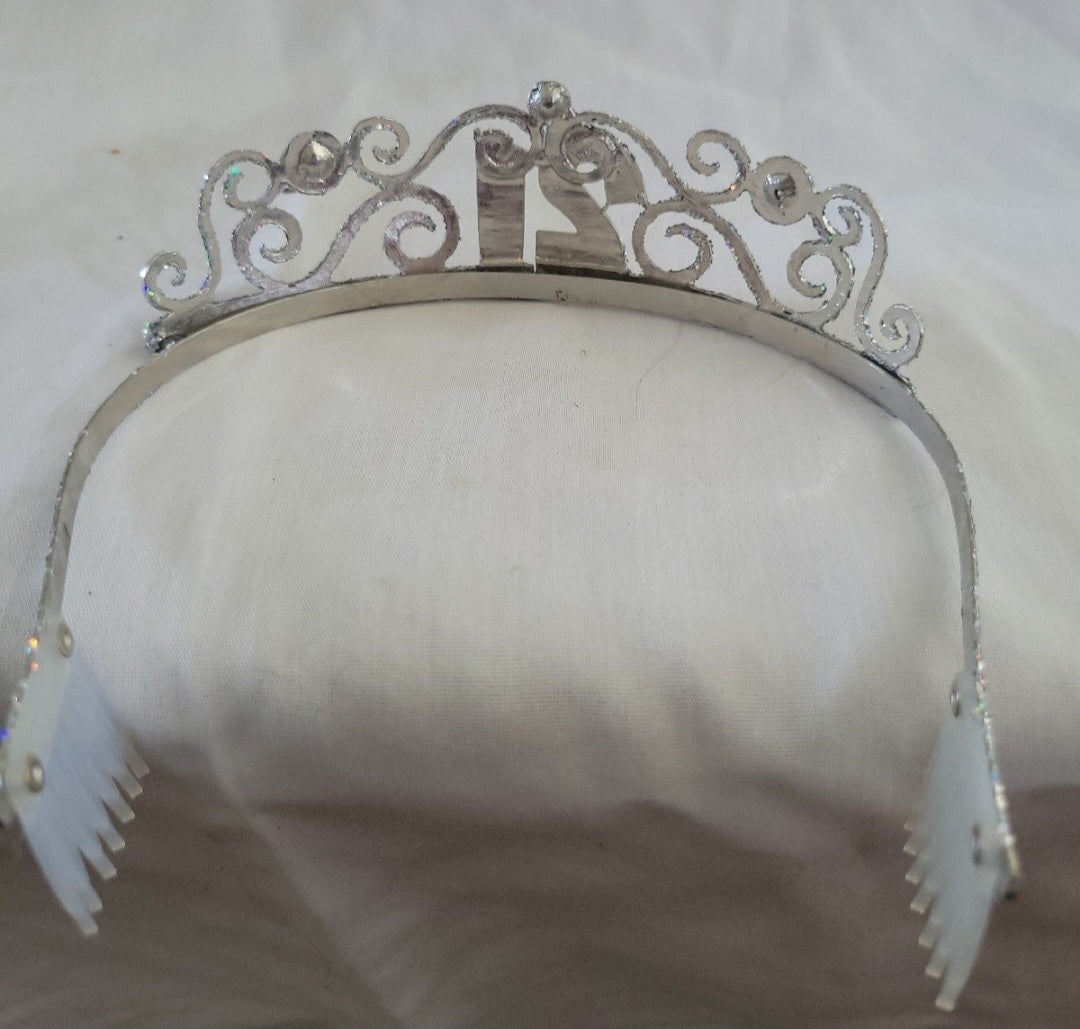 Celebrate Bithday with a Jeweled tiara 21  (114)