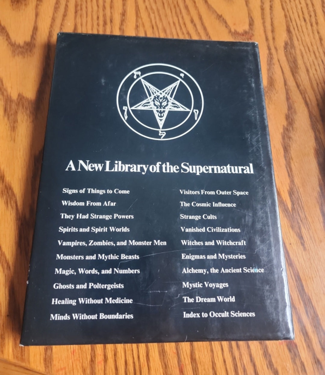 Ghosts and Poltergeists by Frank Smyth. Supernatural HC book 1976